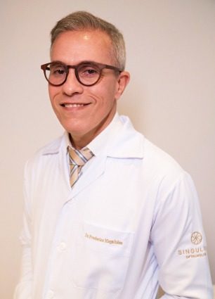 Dr. Frederico Magalhães - CRM: 52-71890-4